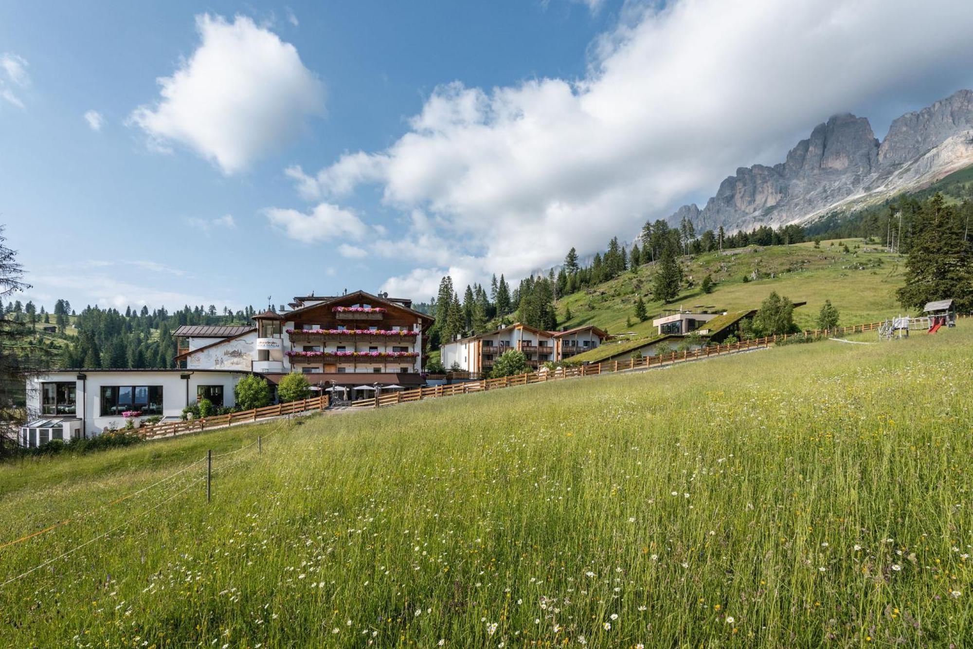 Moseralm Dolomiti Spa Resort Nova Levante Luaran gambar